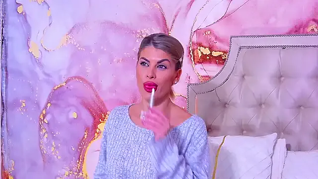 SalmaRroze from StripChat is Freechat