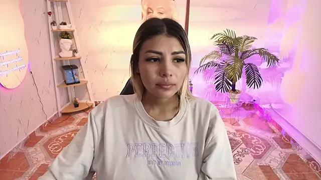 SALOOMEE__ from StripChat is Freechat