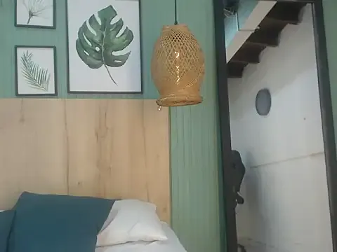 samanta_dream9 from StripChat is Freechat