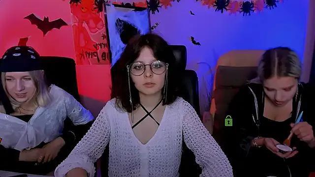 samanta_hotty from StripChat is Freechat