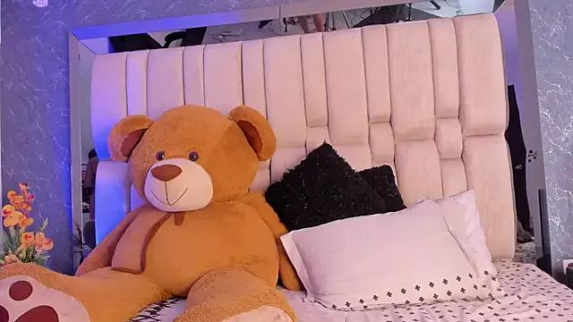 Try our streaming cams variety and talk on a personal level with our adorable girls streamers, showing off their bountiful shapes and dildos.