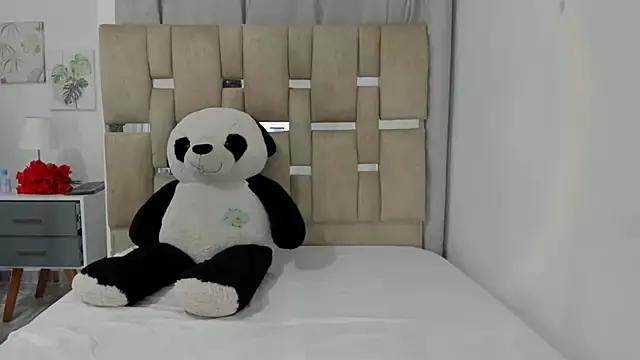 Try our streaming cams variety and talk on a personal level with our adorable girls streamers, showing off their bountiful shapes and dildos.
