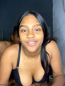 samantha475 on StripChat 