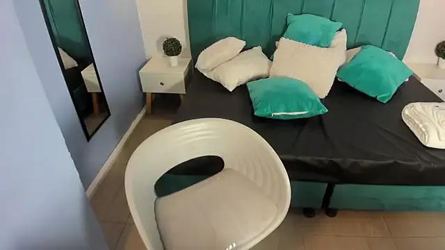Try our streaming cams variety and talk on a personal level with our adorable girls streamers, showing off their bountiful shapes and dildos.