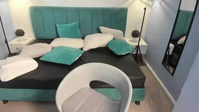 Try our streaming cams variety and talk on a personal level with our adorable girls streamers, showing off their bountiful shapes and dildos.
