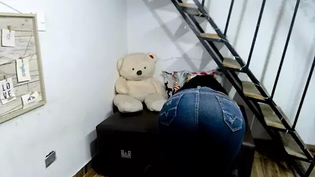 Try our streaming cams variety and talk on a personal level with our adorable girls streamers, showing off their bountiful shapes and dildos.