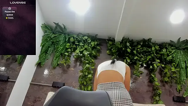 samantha_milfs_ from StripChat is Freechat