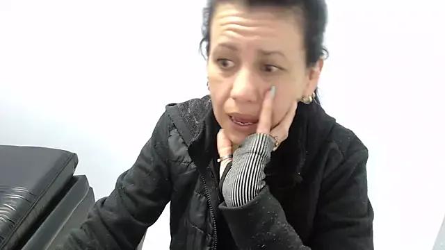 Samantha_Redsx21 from StripChat