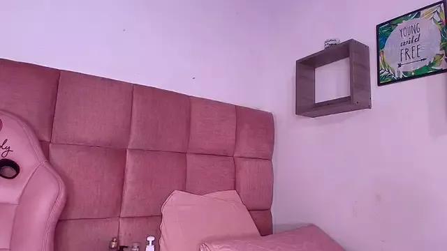 Try our streaming cams variety and talk on a personal level with our adorable girls streamers, showing off their bountiful shapes and dildos.