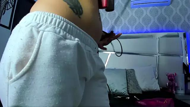 SamanthaAdele from StripChat
