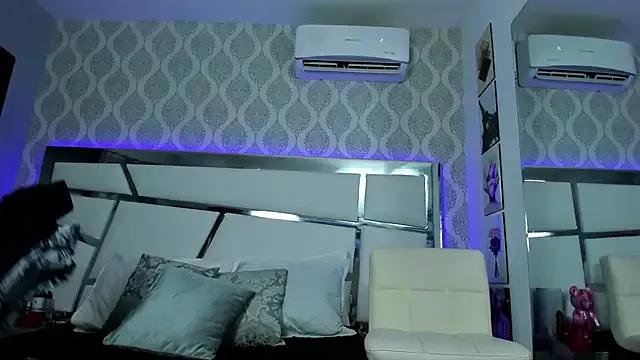 Try our streaming cams variety and talk on a personal level with our adorable girls streamers, showing off their bountiful shapes and dildos.