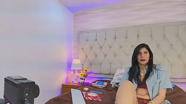 Samanthaafg_love from StripChat is Freechat