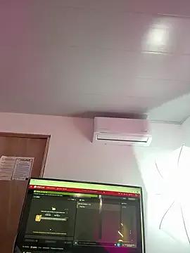 SamanthaDiamonds_ from StripChat is Freechat