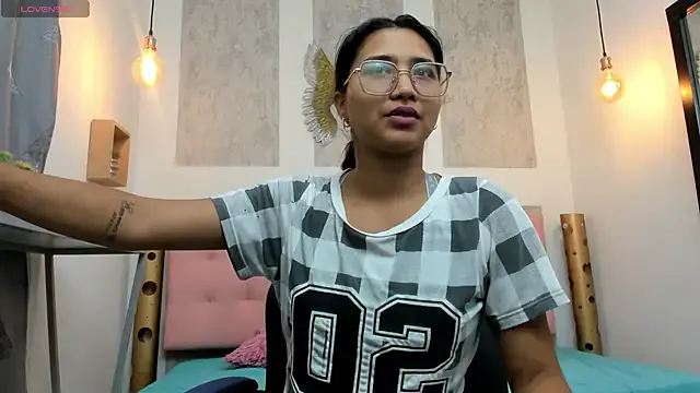 Try our streaming cams variety and talk on a personal level with our adorable girls streamers, showing off their bountiful shapes and dildos.