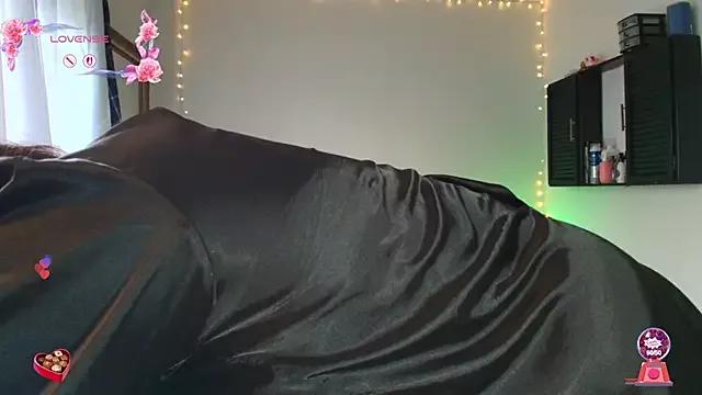 samanthahut1 from StripChat is Freechat