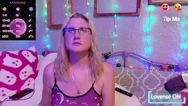 samanthamalichite from StripChat is Freechat