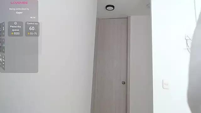samanthamckeyXX from StripChat is Freechat