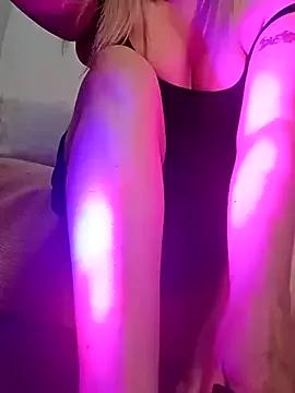 SamanthaMistress from StripChat is Freechat