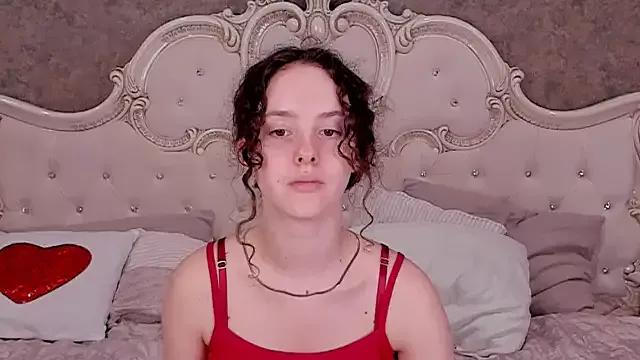 SamanthaOneil from StripChat is Freechat