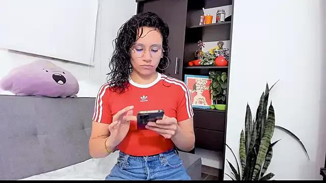 samanthareturn from StripChat