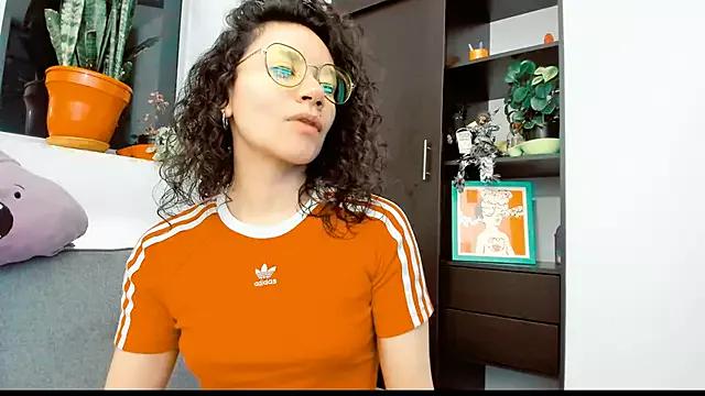 samanthareturn from StripChat