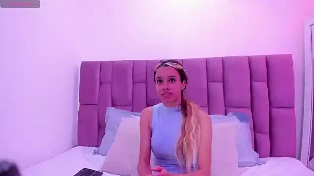 SamanthaWatson from StripChat