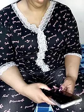 Samara-Bella from StripChat