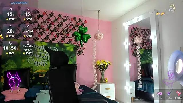 Try our streaming cams variety and talk on a personal level with our adorable girls streamers, showing off their bountiful shapes and dildos.