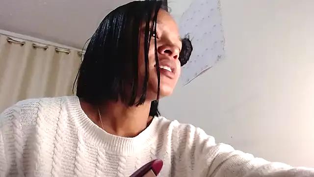 Samary_thomas from StripChat is Freechat