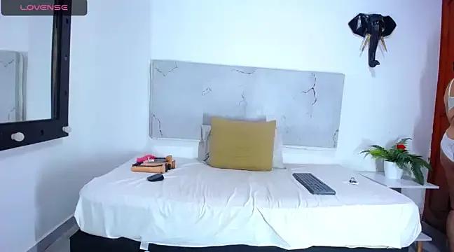 Samay__bush from StripChat