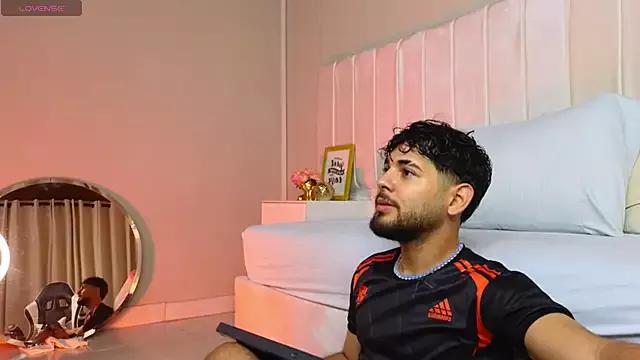 Samir_bear from StripChat is Freechat