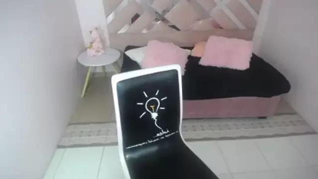 SAMMANTHA_CH from StripChat
