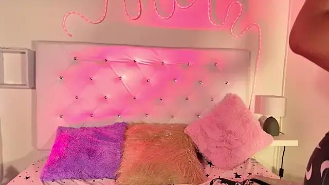 Try our streaming cams variety and talk on a personal level with our adorable girls streamers, showing off their bountiful shapes and dildos.