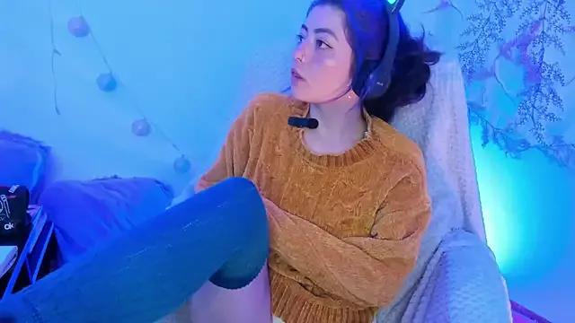 Try our streaming cams variety and talk on a personal level with our adorable girls streamers, showing off their bountiful shapes and dildos.