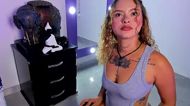 SammyWhiite from StripChat is Freechat