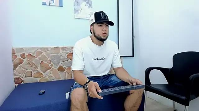 Samuel_Travis from StripChat is Freechat