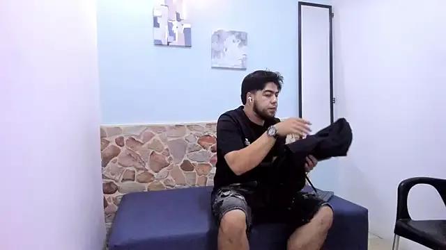 Samuel_Travis from StripChat is Freechat