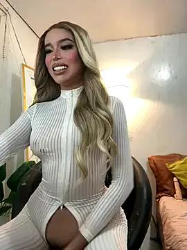 Try our streaming cams variety and talk on a personal level with our adorable girls streamers, showing off their bountiful shapes and dildos.