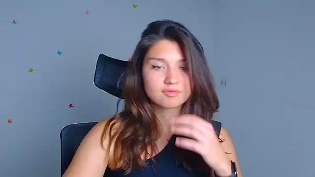 Sandra_Curly from StripChat is Freechat