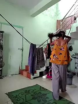 Saniyacpldesi from StripChat is Freechat