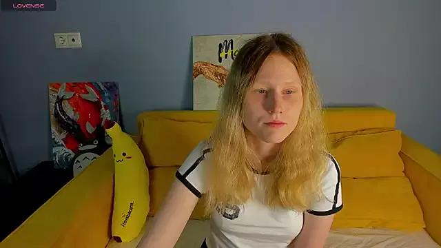 Sansa_kisss from StripChat is Freechat