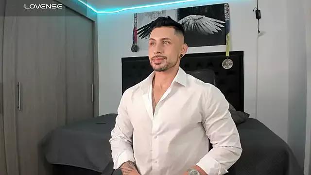 santi_aesthetic from StripChat is Freechat