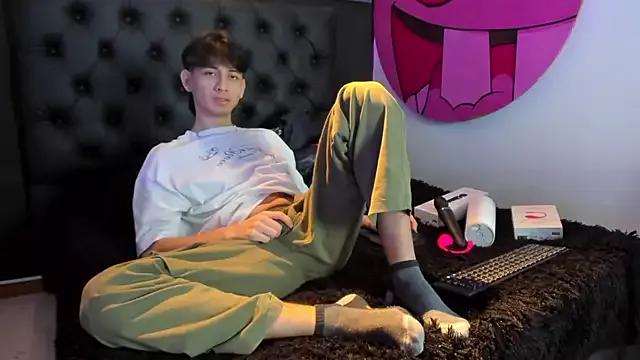 Santi_delacruz from StripChat is Freechat