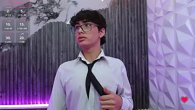 Santi_Foxs from StripChat is Freechat