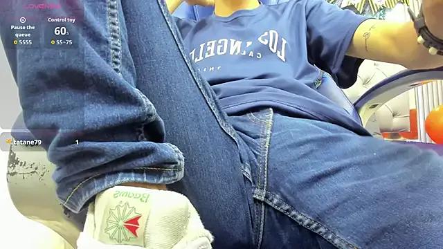 SantiagoRusso18 from StripChat is Freechat