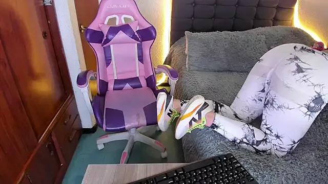 Try our streaming cams variety and talk on a personal level with our adorable girls streamers, showing off their bountiful shapes and dildos.