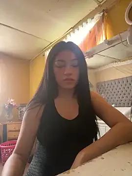 Sara-cooper_ from StripChat is Freechat