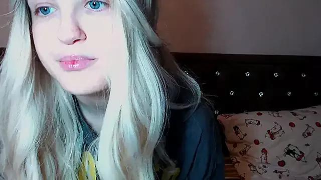 Sara4uu from StripChat