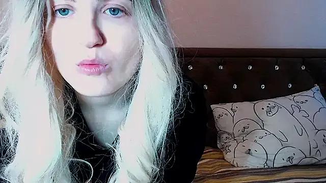 Sara4uu from StripChat