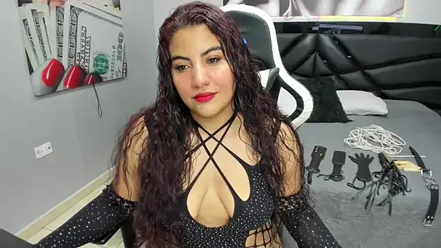 Sara_Bdsm_ on StripChat 
